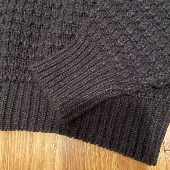 Universal Thread Sweater - Picture 5 of 7